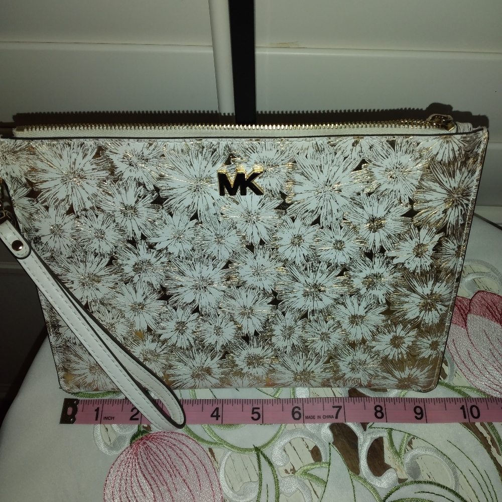 Michael kors wallet/wristlet